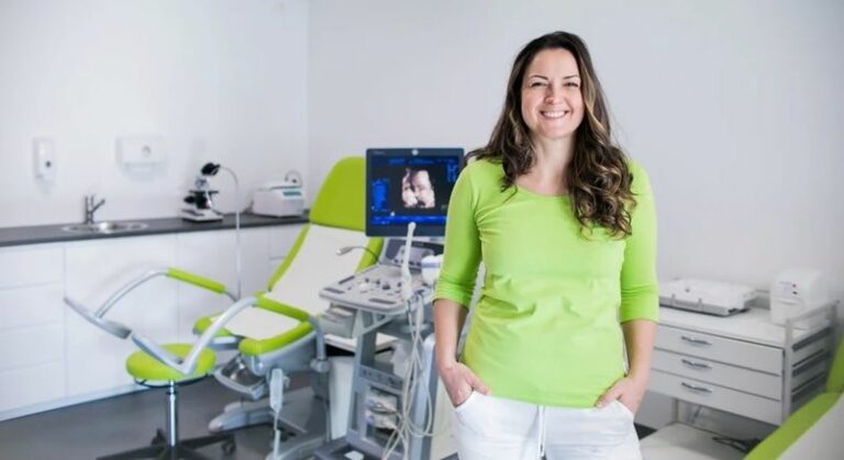 Prim. Dr. Nazira Pitsinis - "Die digitale Arzt-Patienten-Kommunikation ist mitunter das bemerkenswerteste Tool in Latido. Die Patient:innen sind erstaunt und positiv überrascht"